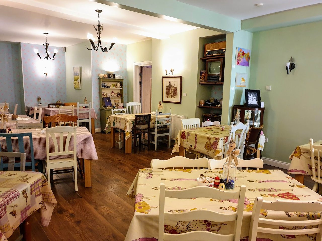 Fifteas Vintage Tearoom