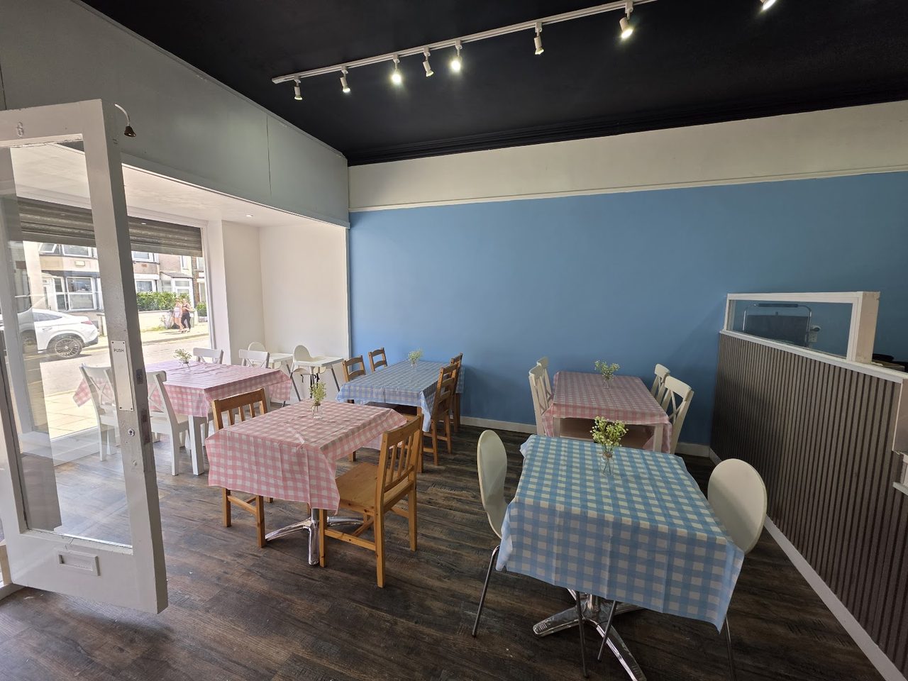 Flo's Cafe