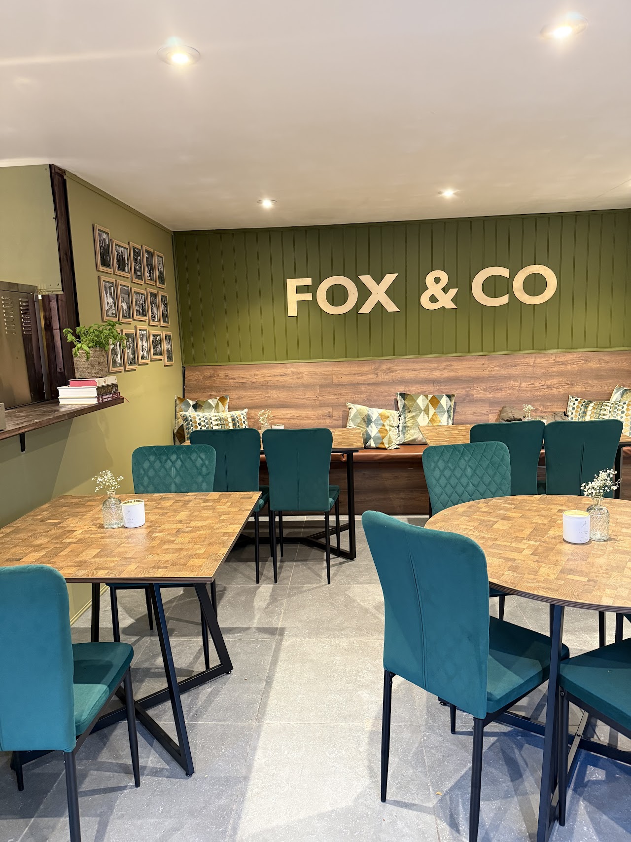 Fox \& Co Deli And Coffee