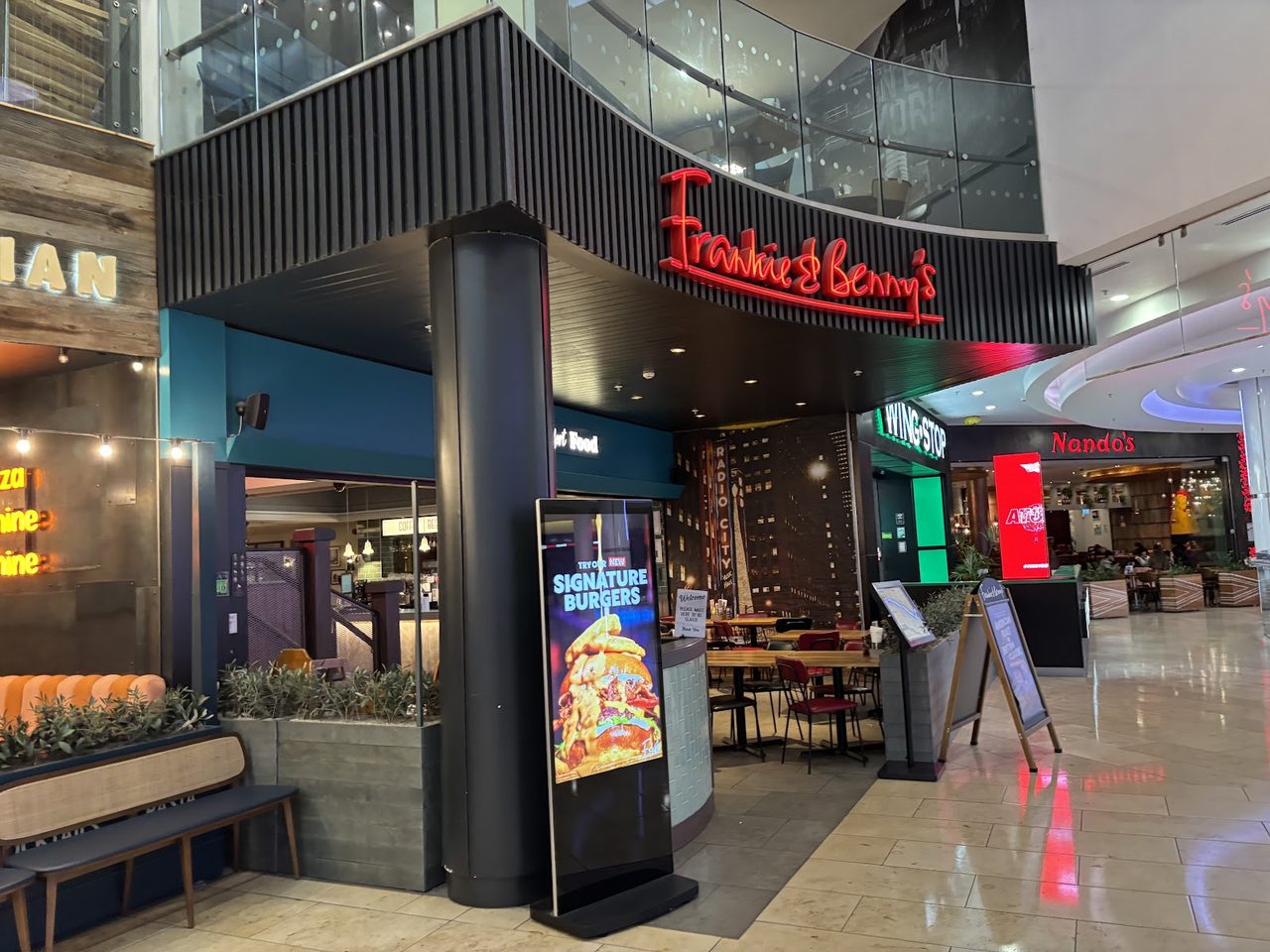 Frankie and Benny's / Bird Box / Breakfast & Lunch / Puddo
