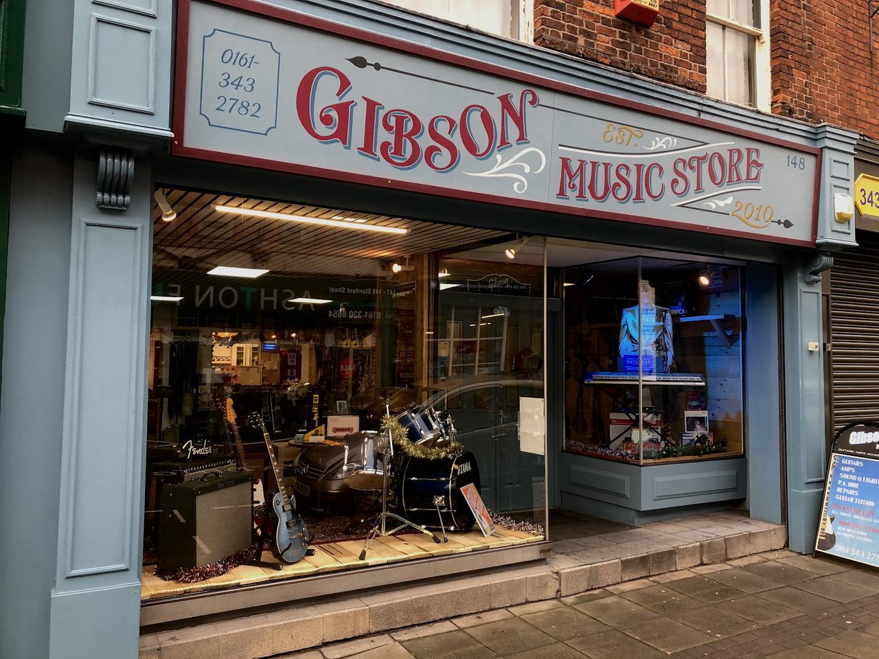 Gibsons Music & Backstage Cafe