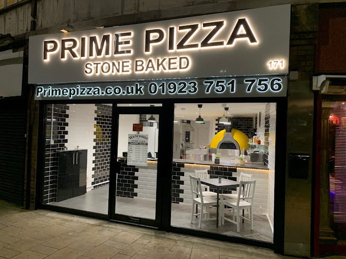 Gourmet Pizza And Desserts