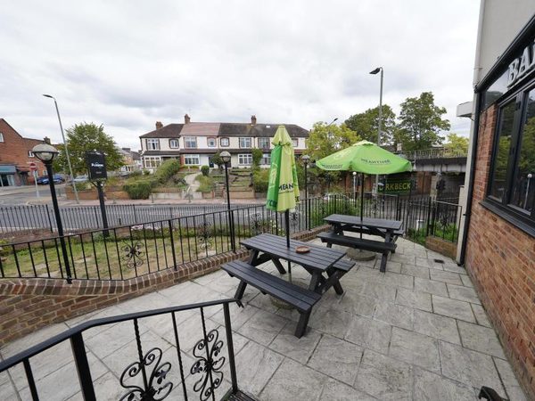 Graces Bar & Grill