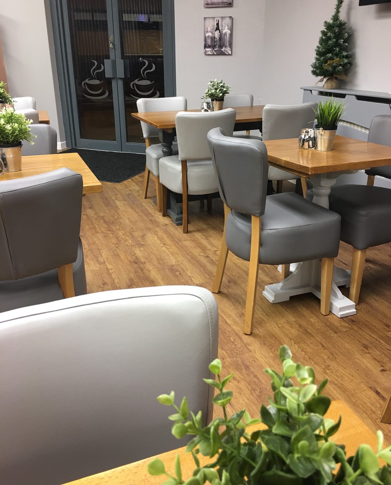 Gracies (Cafe Bar & Kitchen)