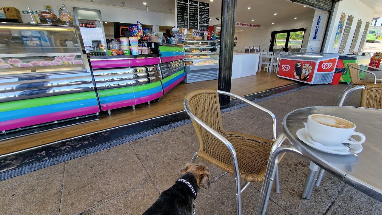 Happy Valley Cafe (Parisellas)