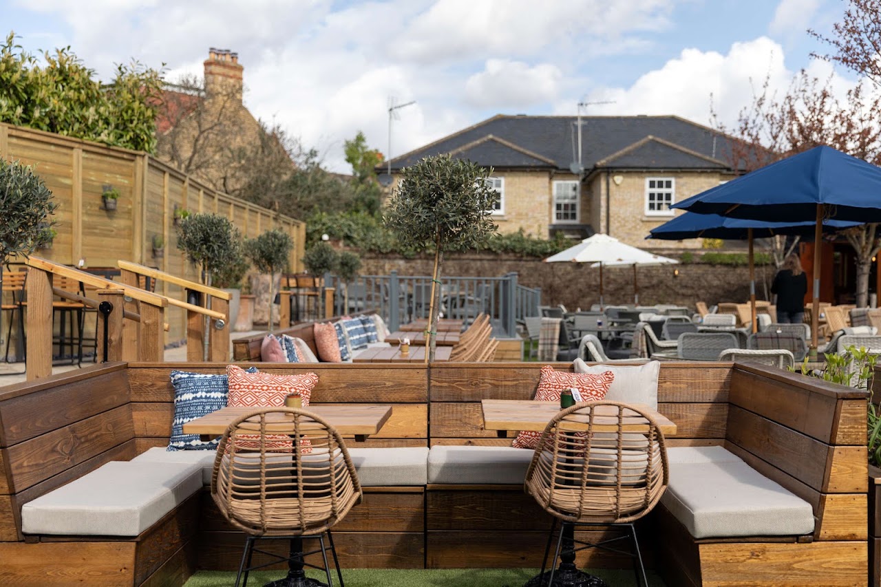 Hare & Hounds - Upper Richmond Road