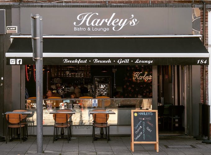 Harleys Bistro Lounge