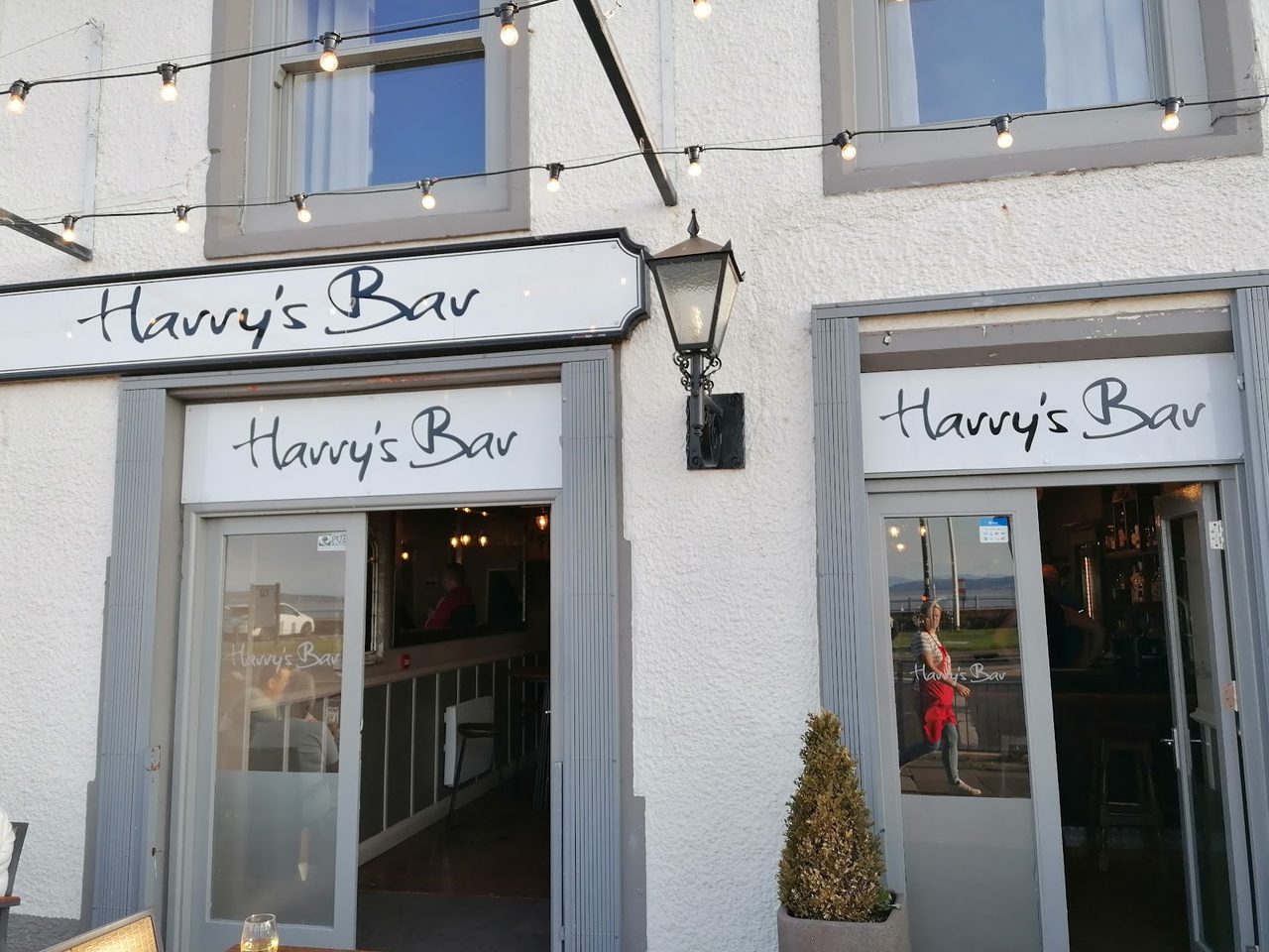 Harrys Cafe & Bar