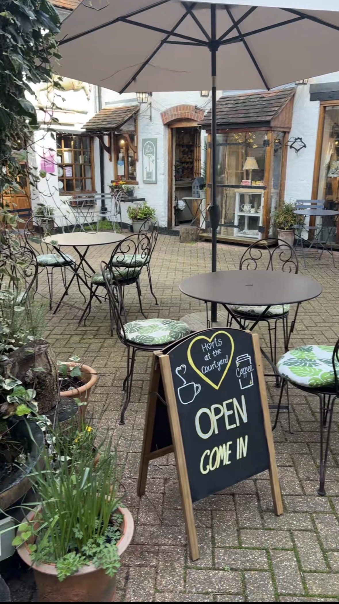 Harts at The Courtyard