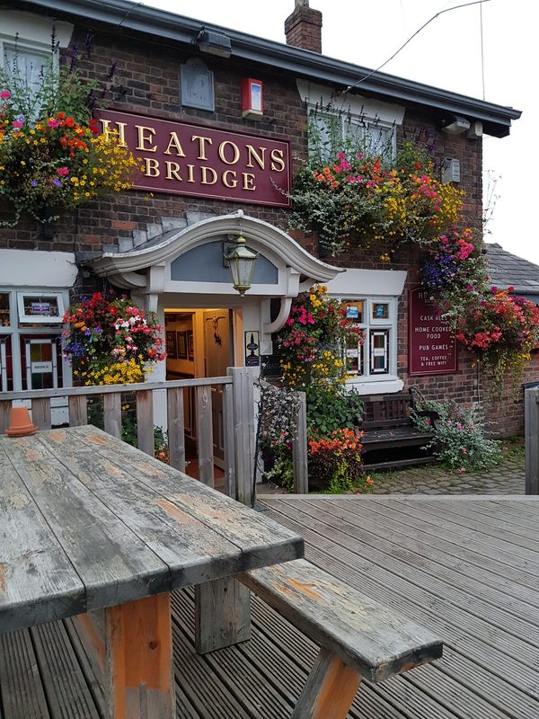 Heatons Bridge Inn