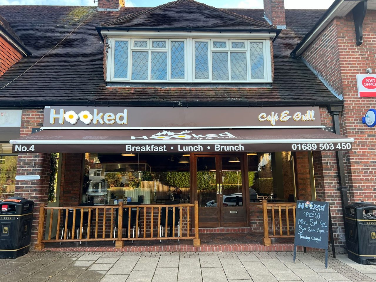 Hooked Cafe & Grill