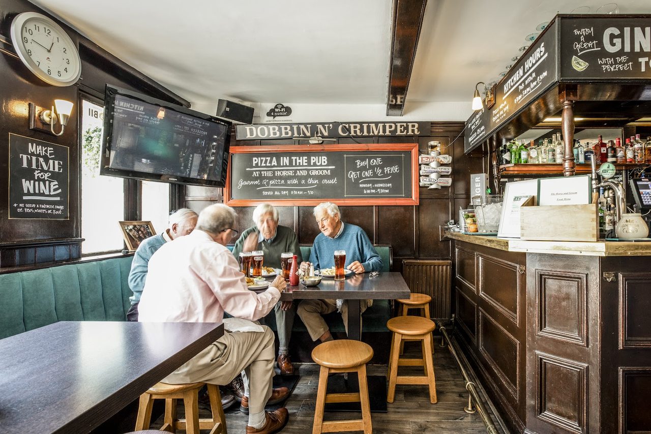 Horse & Groom