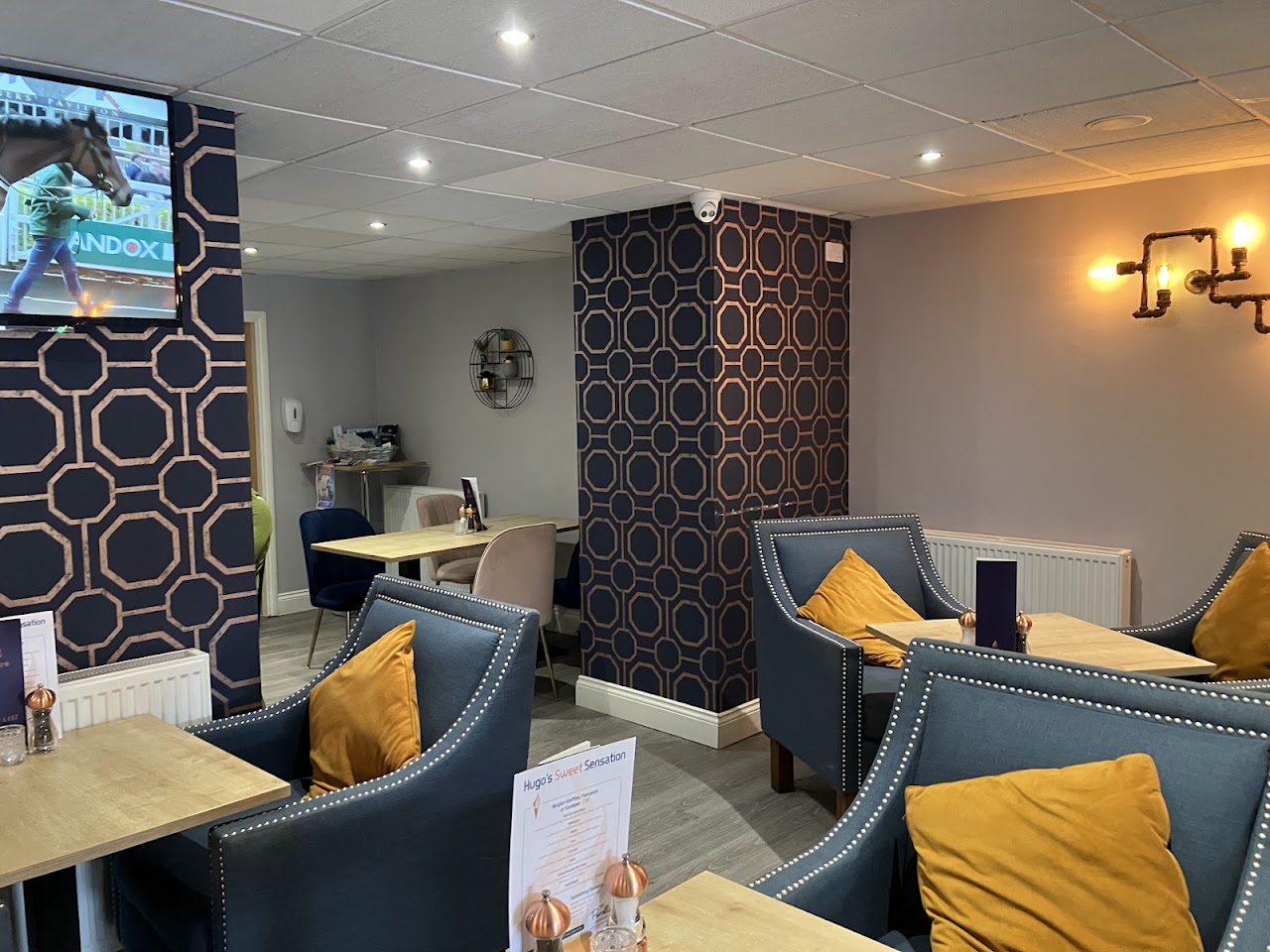 Hugo's Bar & Restaurant