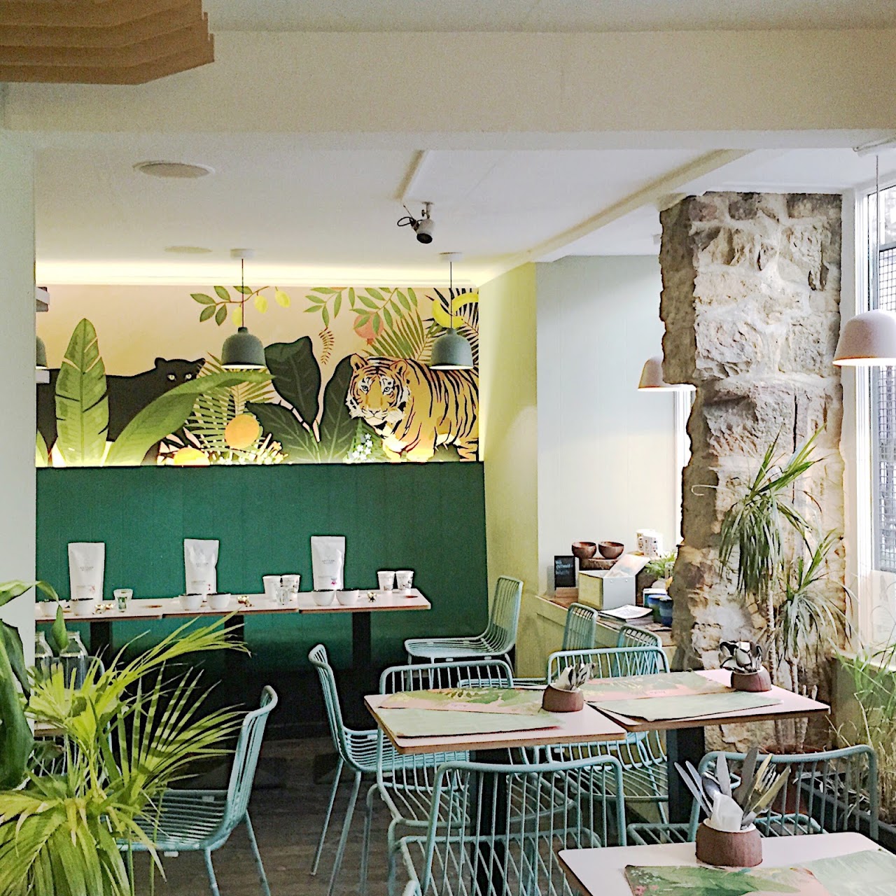 Hula Juice Bar & Healthy Eatery