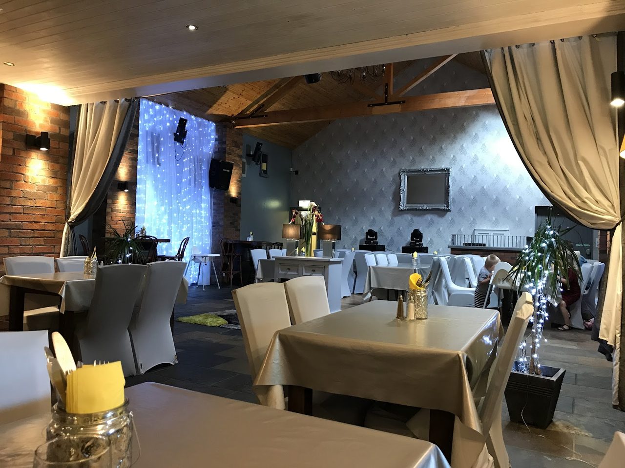 Hunters Bar & Lounge