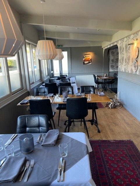 Hunters Stables Wine Room & Bistro