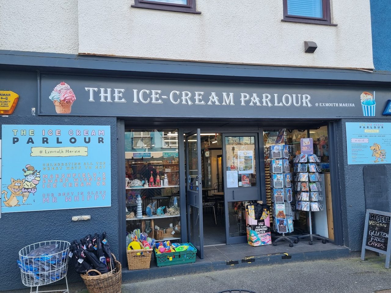 Ice Cream Parlour