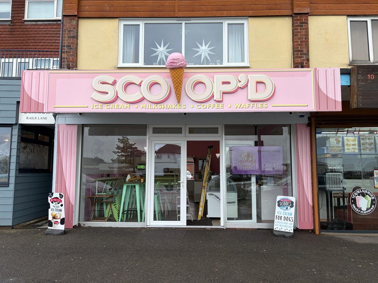 Ice Cream Parlour