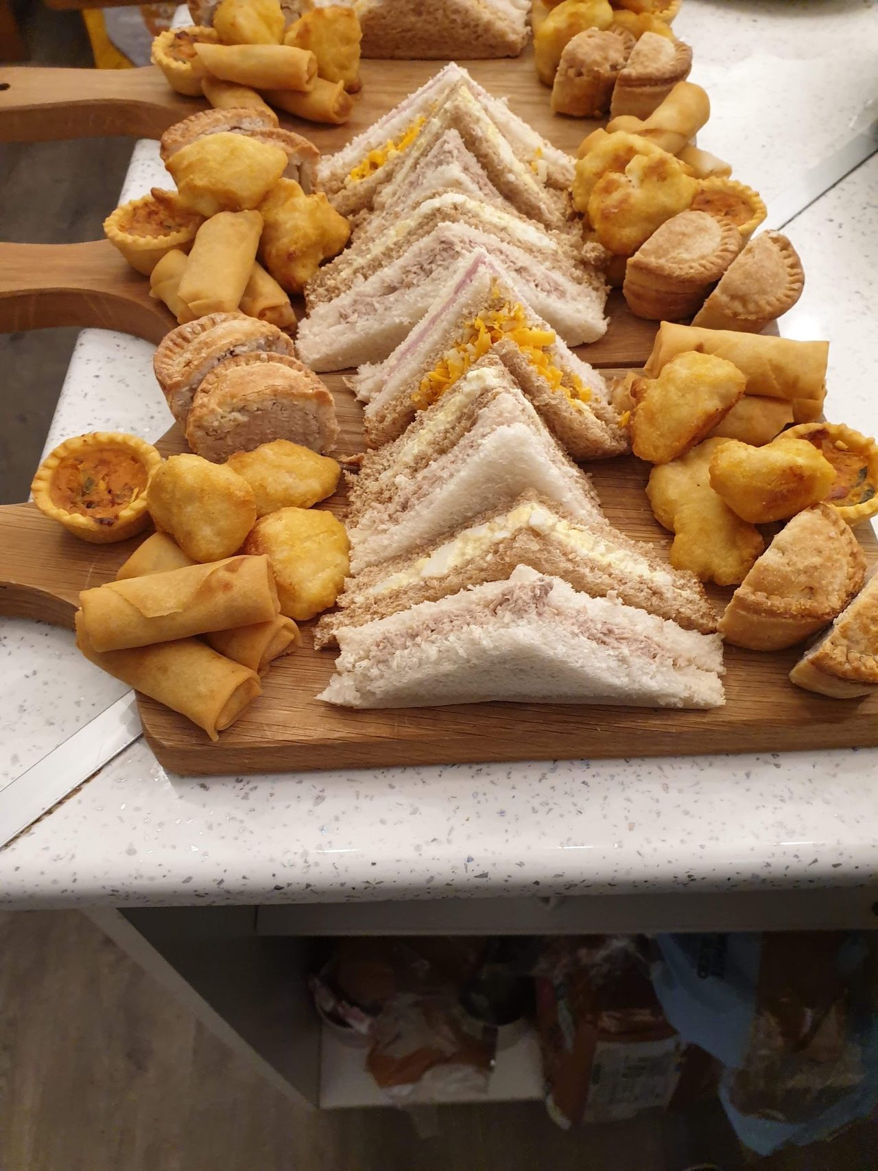 Izzy's Tea Room