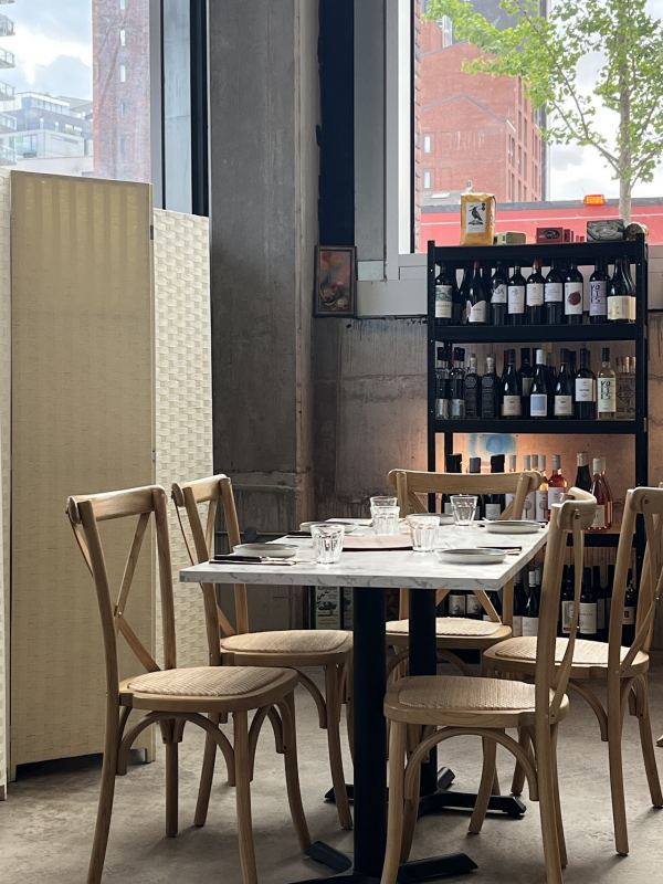 Kallos Cafe & Wine Bar