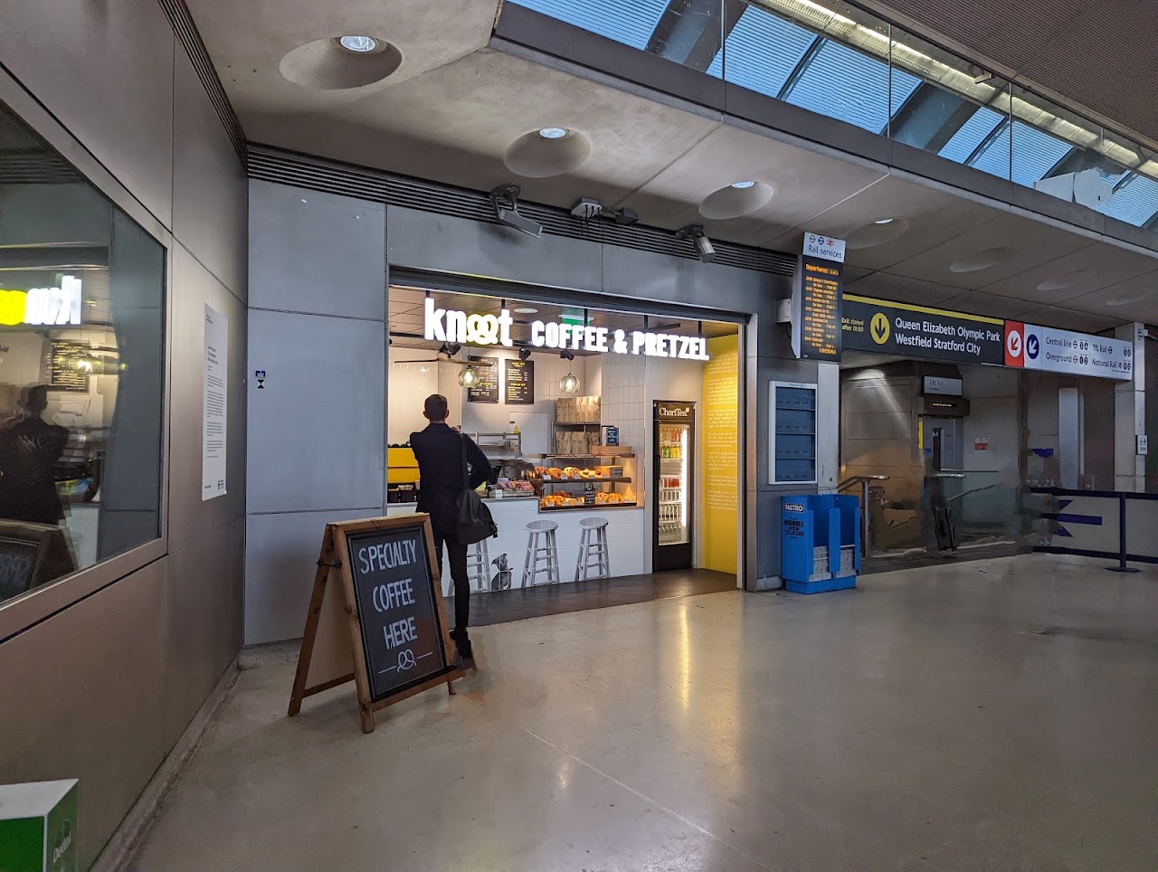 Knot Coffee & Pretzel