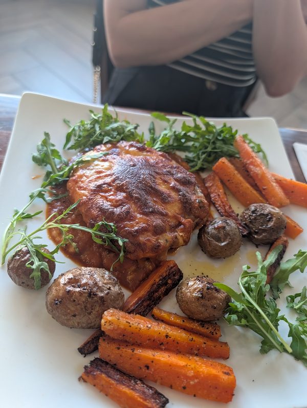 Kurdina Restaurant and Bar