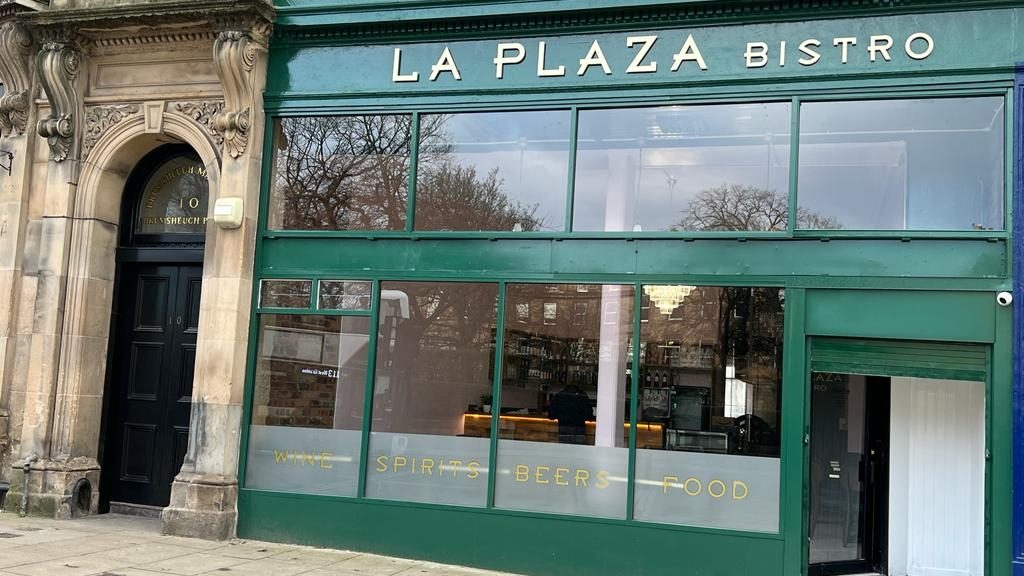 La Plaza Bistro