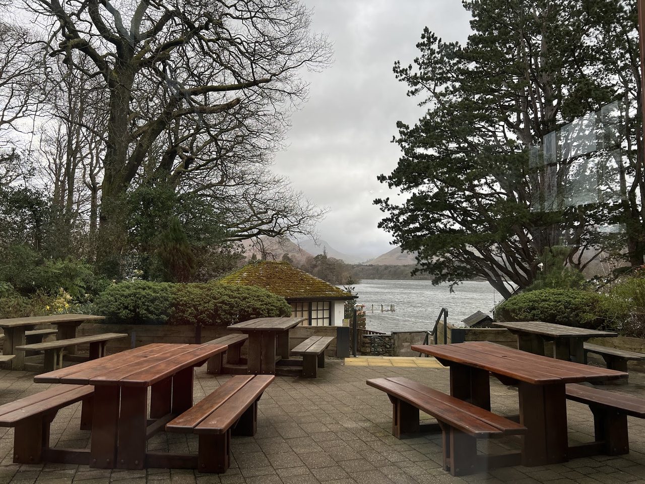 Lakeside Cafe