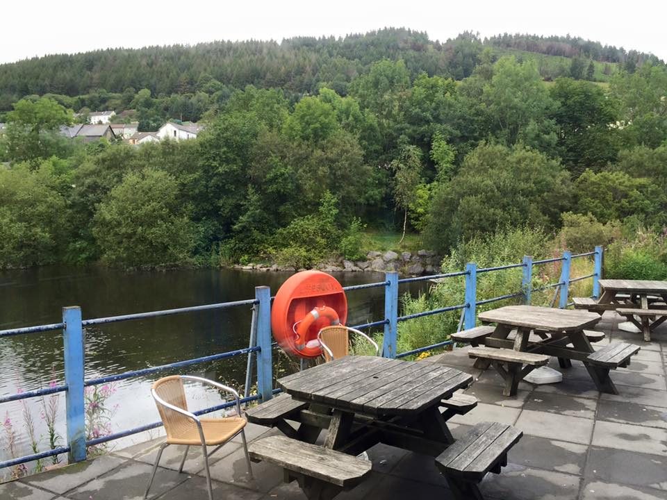 Lakeside Cafe Bar