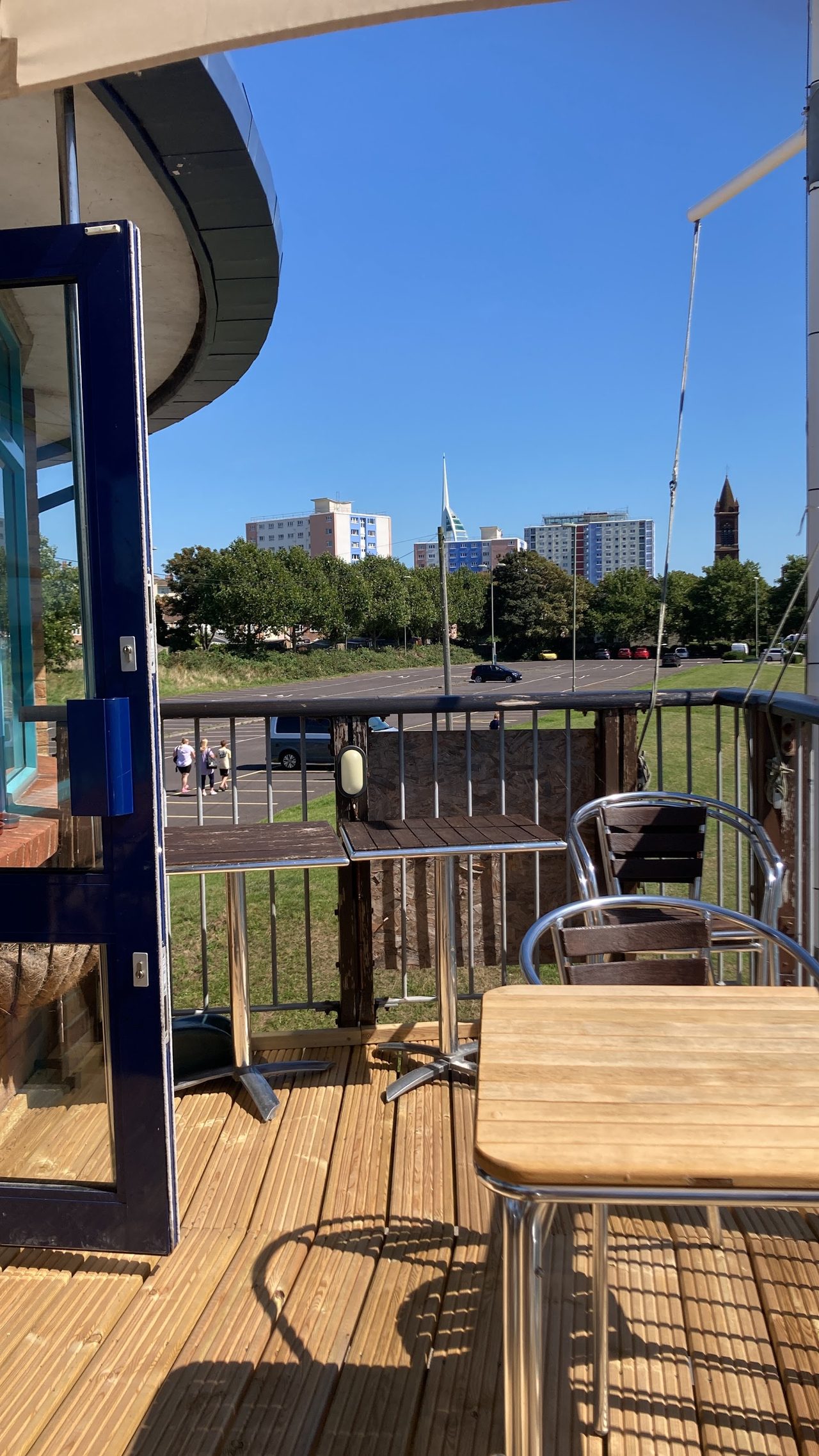 Lakeside Cafe & Bar