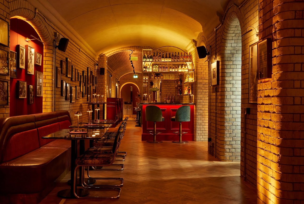 Larry's Bar