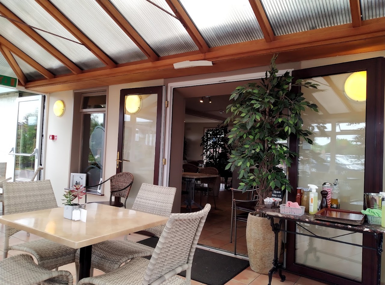 Le Jardin Cafe