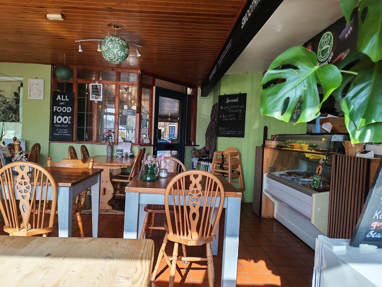 Leaf Lounge Cafe