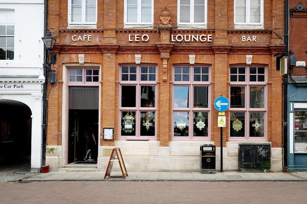 Leo Lounge