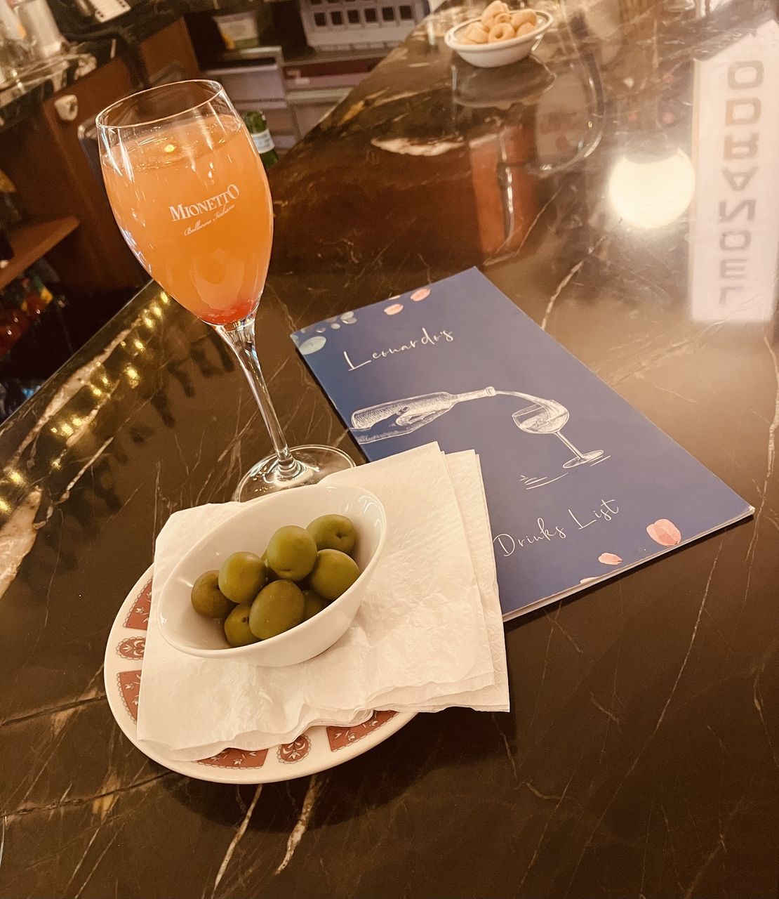 Leonardo restaurant and wine bar