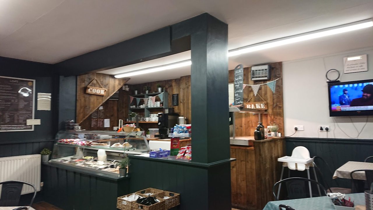 Lisa's Sandwich And Snack Bar