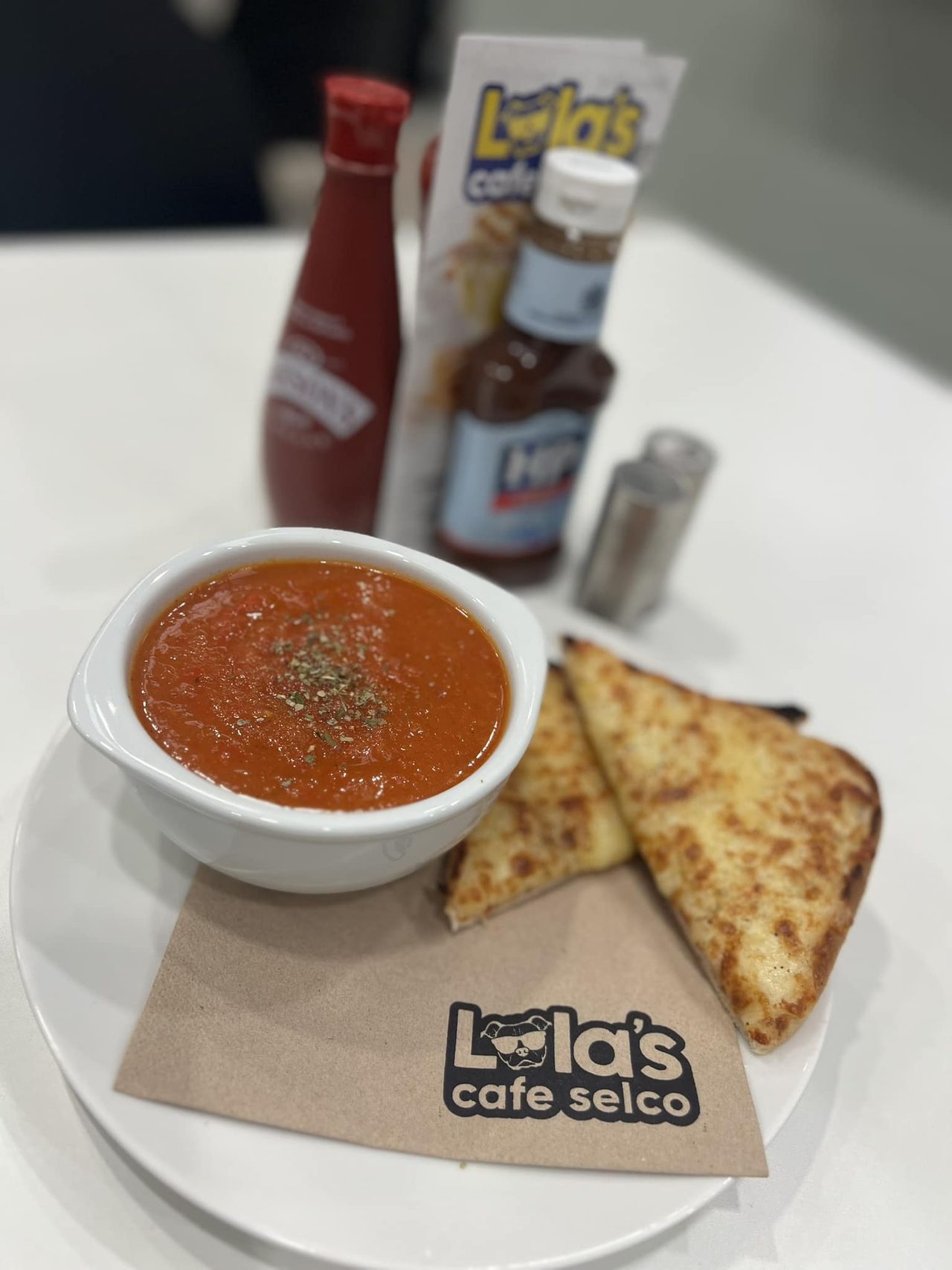 Lolas Cafe At Selco