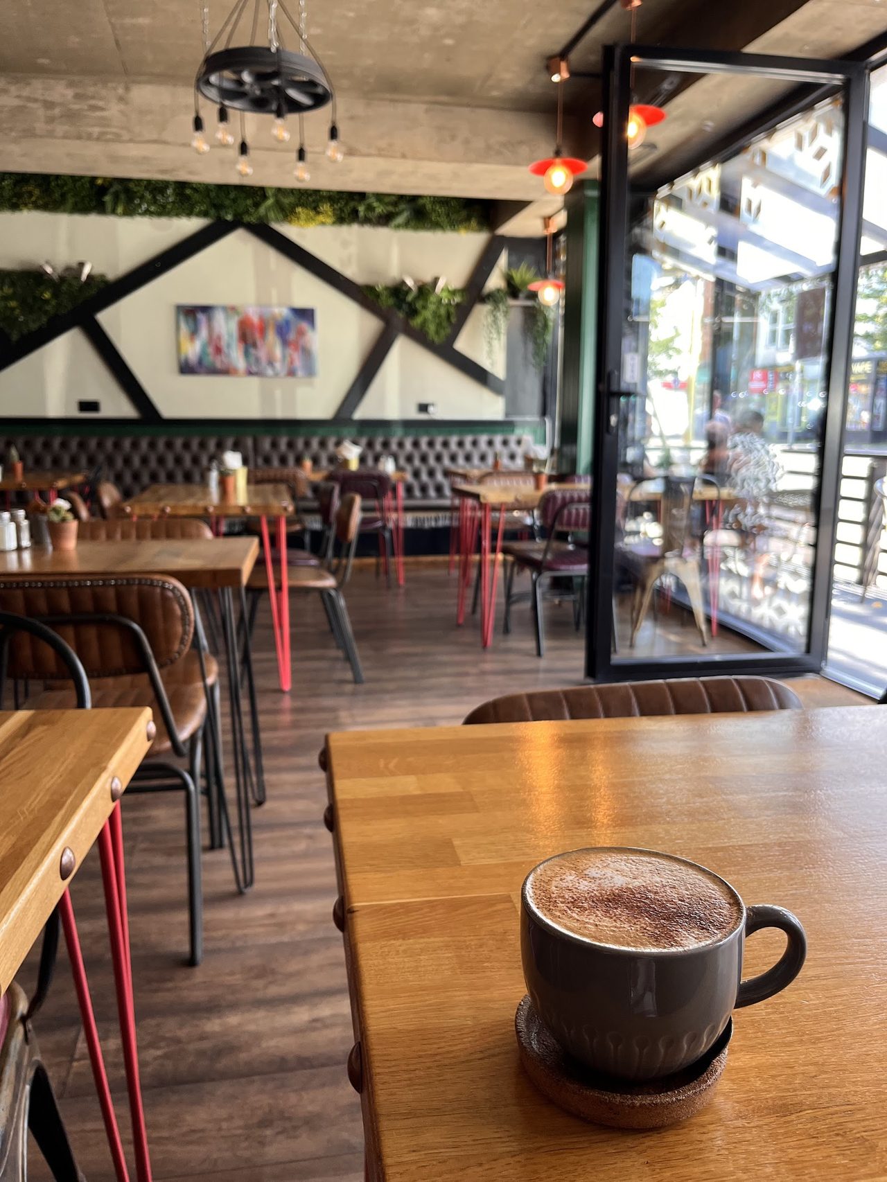 Loro's Cafe