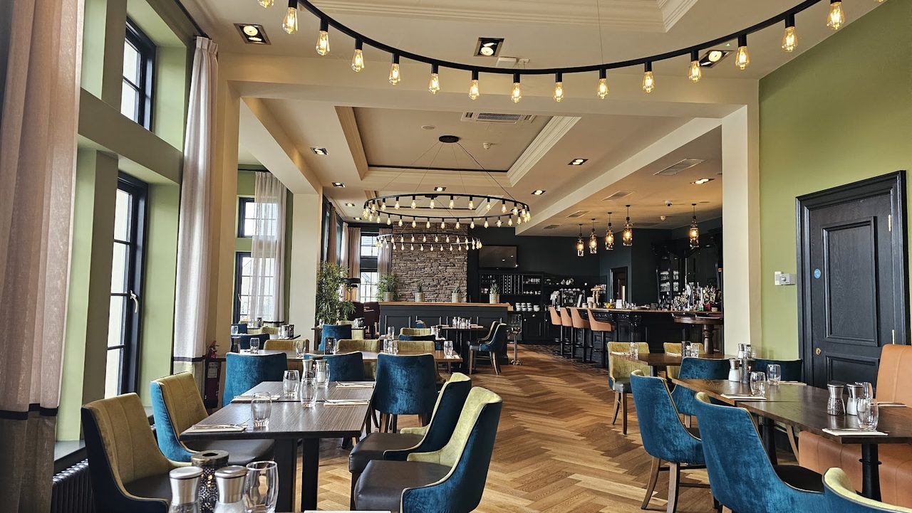 Loughside Club House Bar & Grill