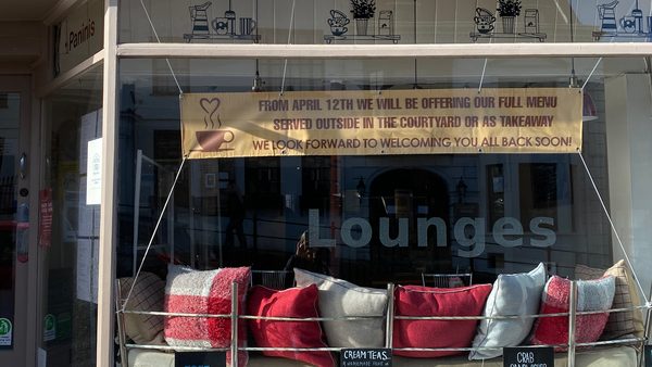 LOUNGES