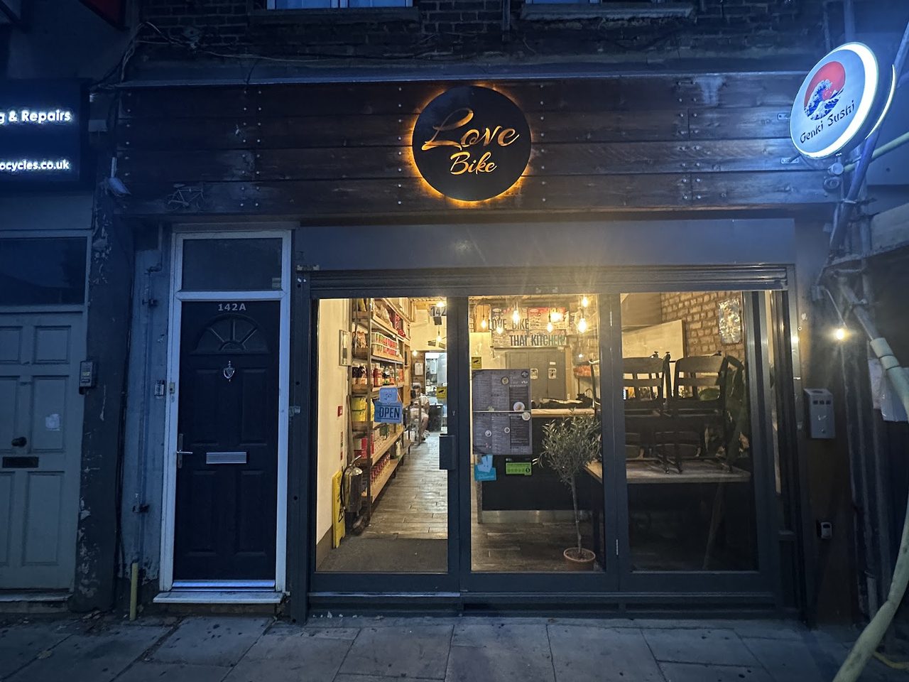 Love Bike Thai Cafe