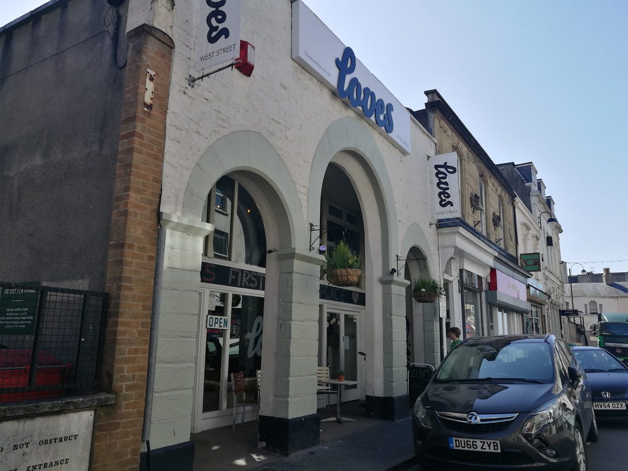 Loves Cafe