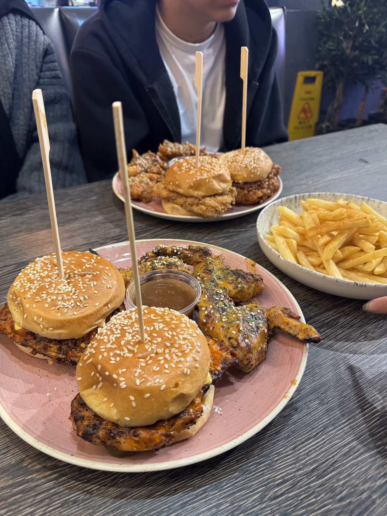 Luckys Diner