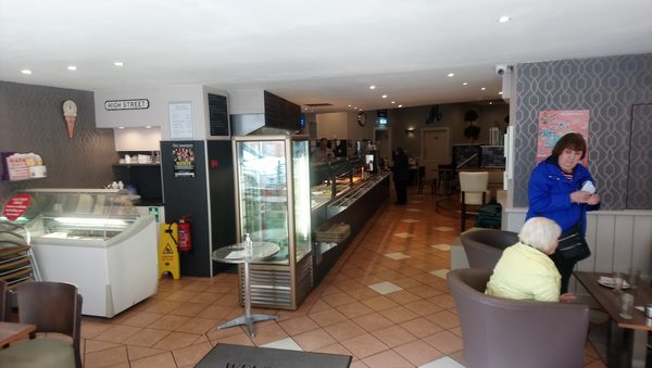 Macari's Cafe