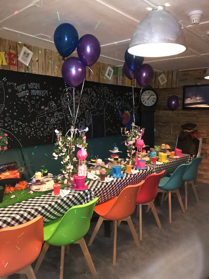 Mad Hatters Cupcakes & Tea Room