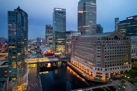 MAE Canary Wharf, Mthr Canary Wharf