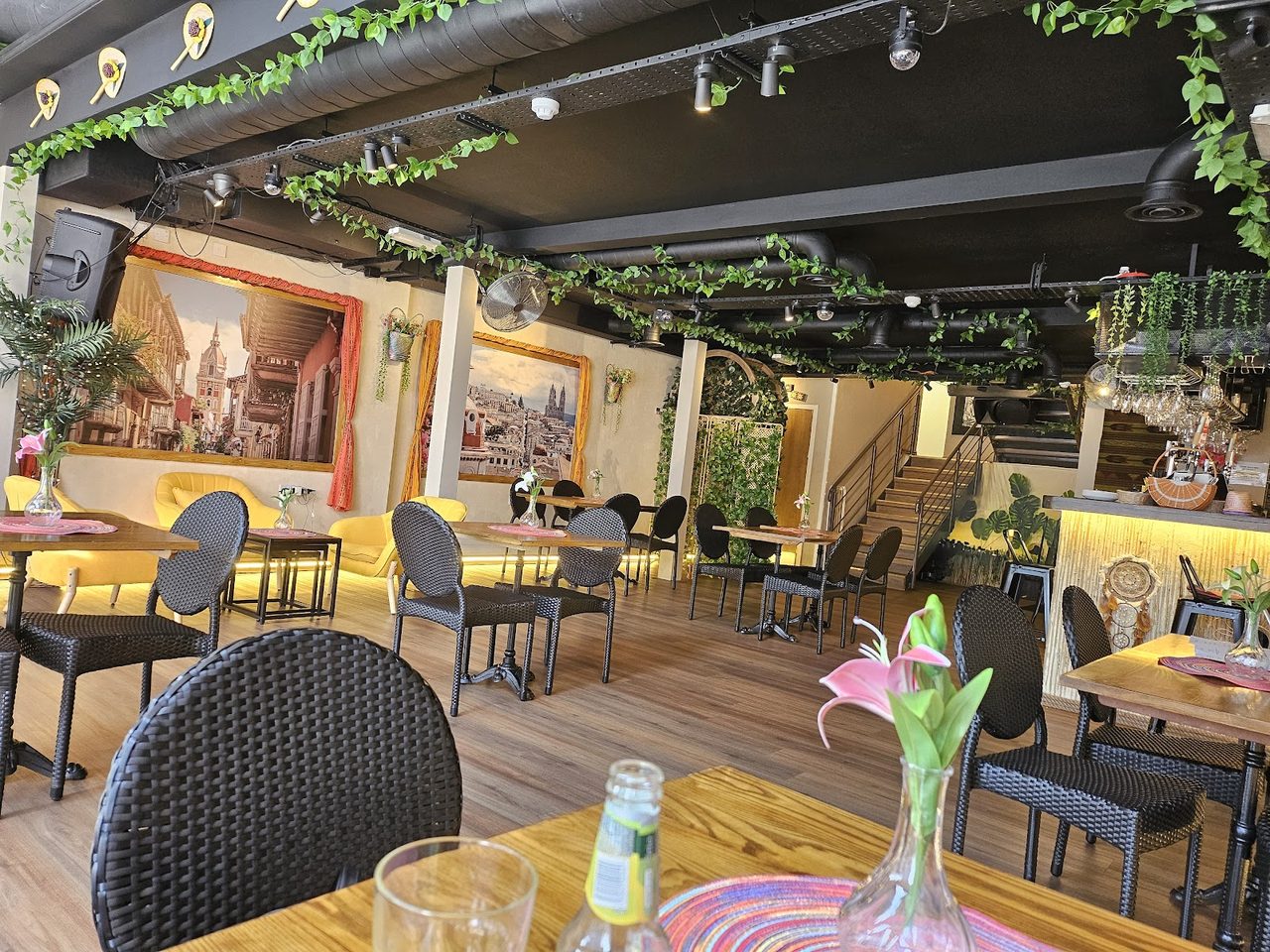 Maracas Latin American Cantina