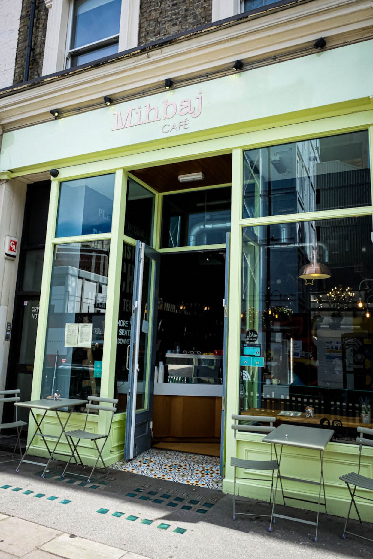 Maxi Mini Restaurant