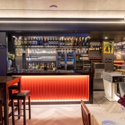 May's Lounge