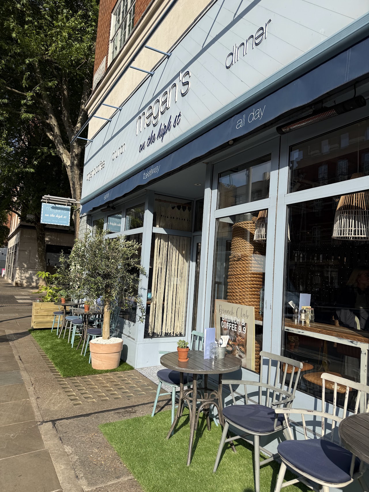 Megan's on the High Street - Kensington